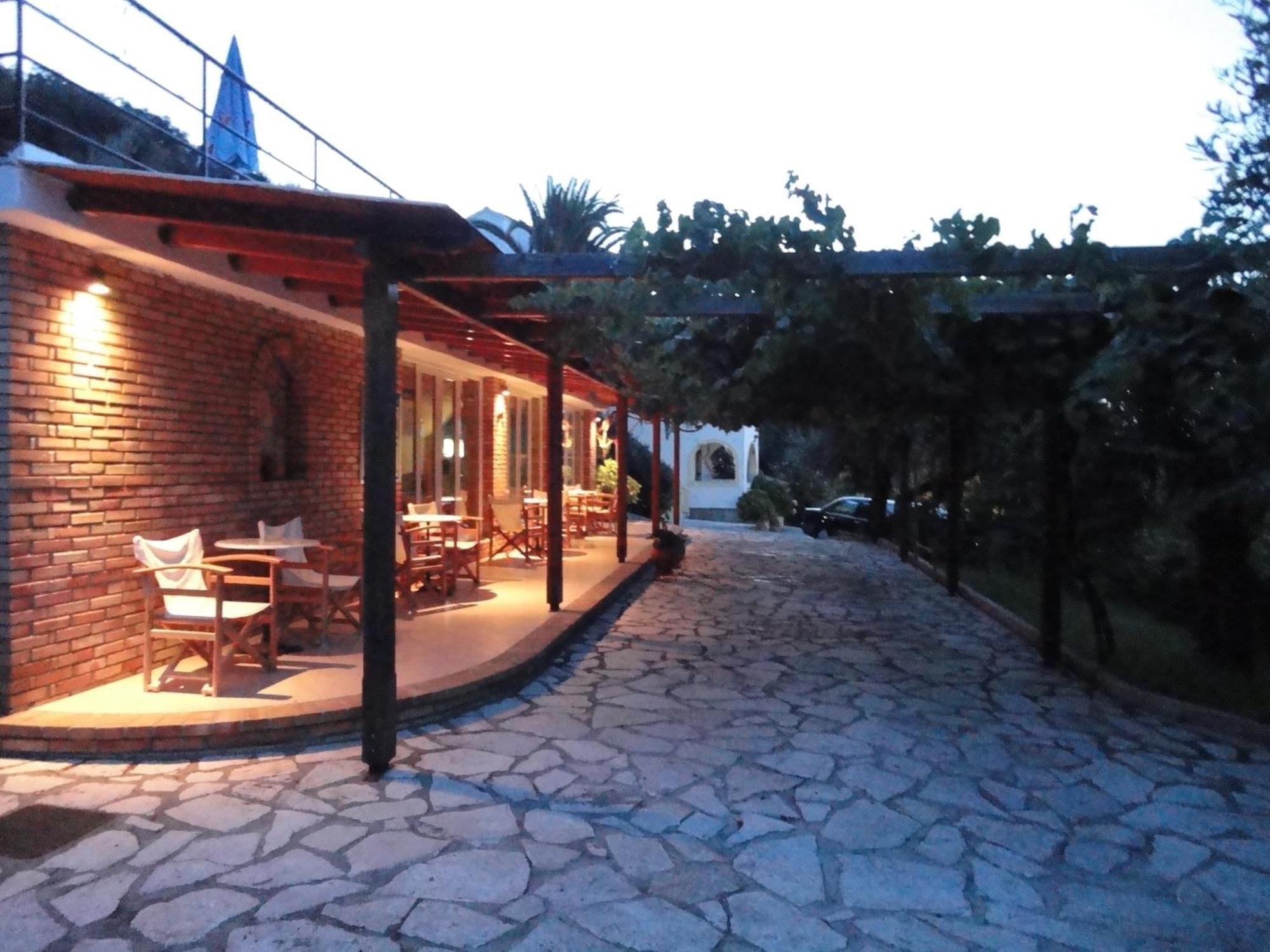 Dionysos Apartments Apraos Exteriér fotografie